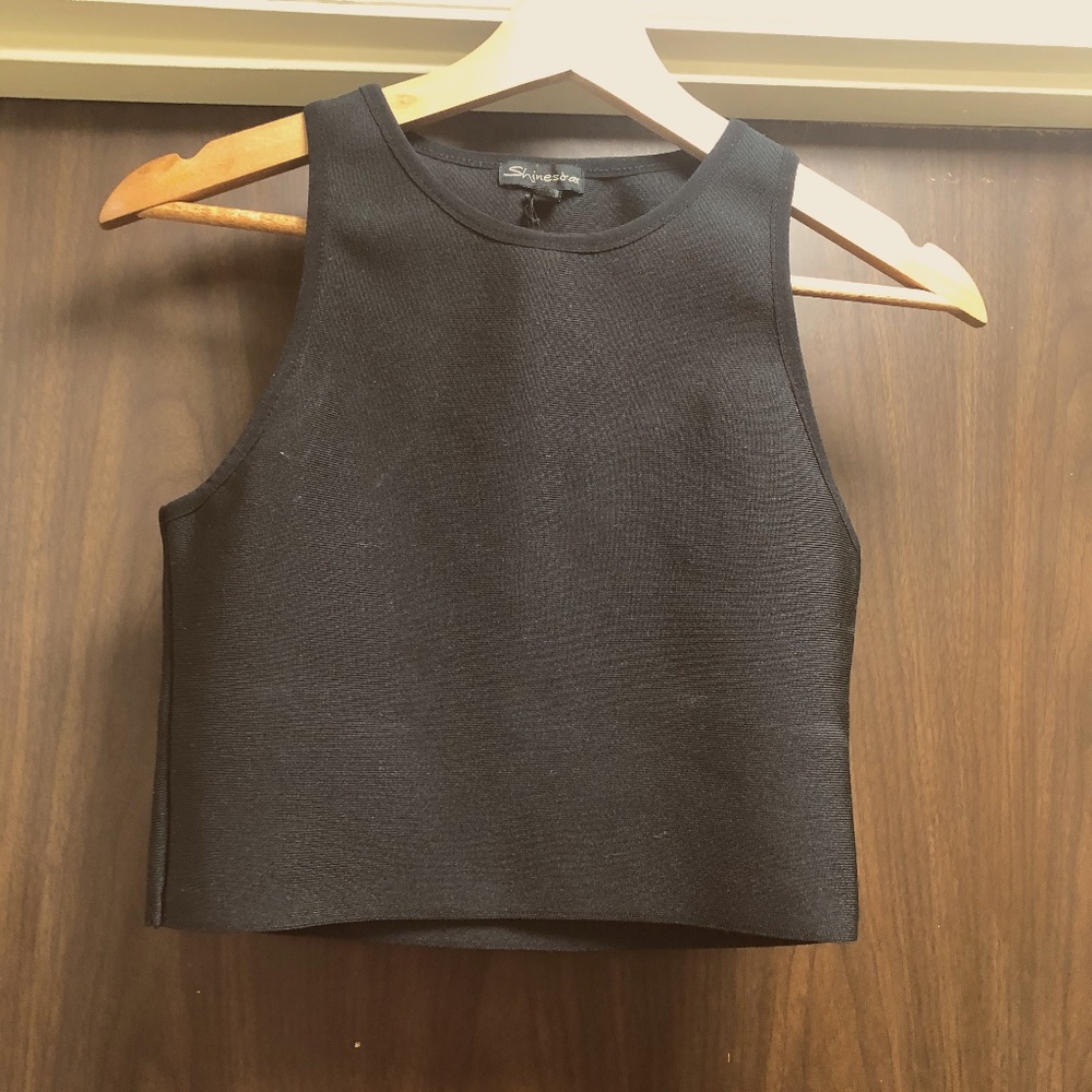 Black croptop
